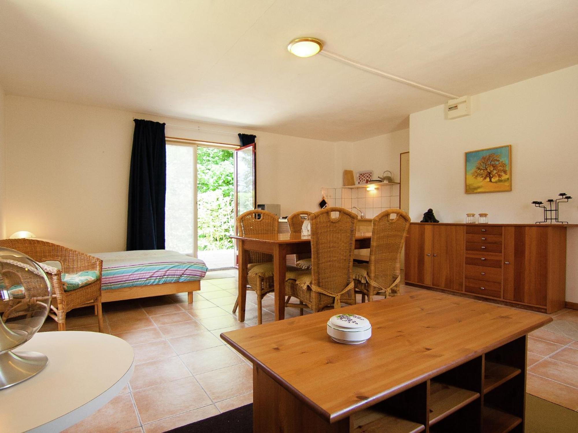 Appealing Apartment In Vezac With Swimming Pool ベナック・エ・カズナック エクステリア 写真