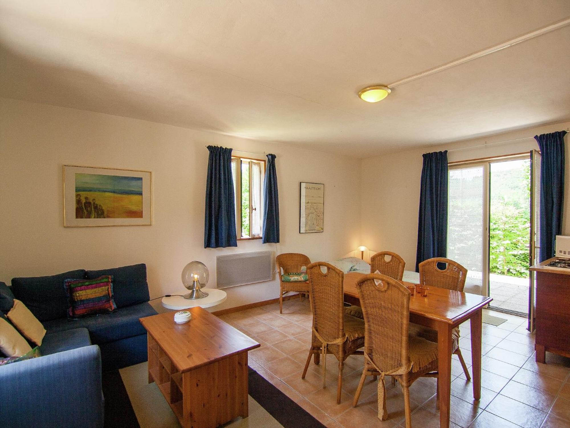 Appealing Apartment In Vezac With Swimming Pool ベナック・エ・カズナック エクステリア 写真