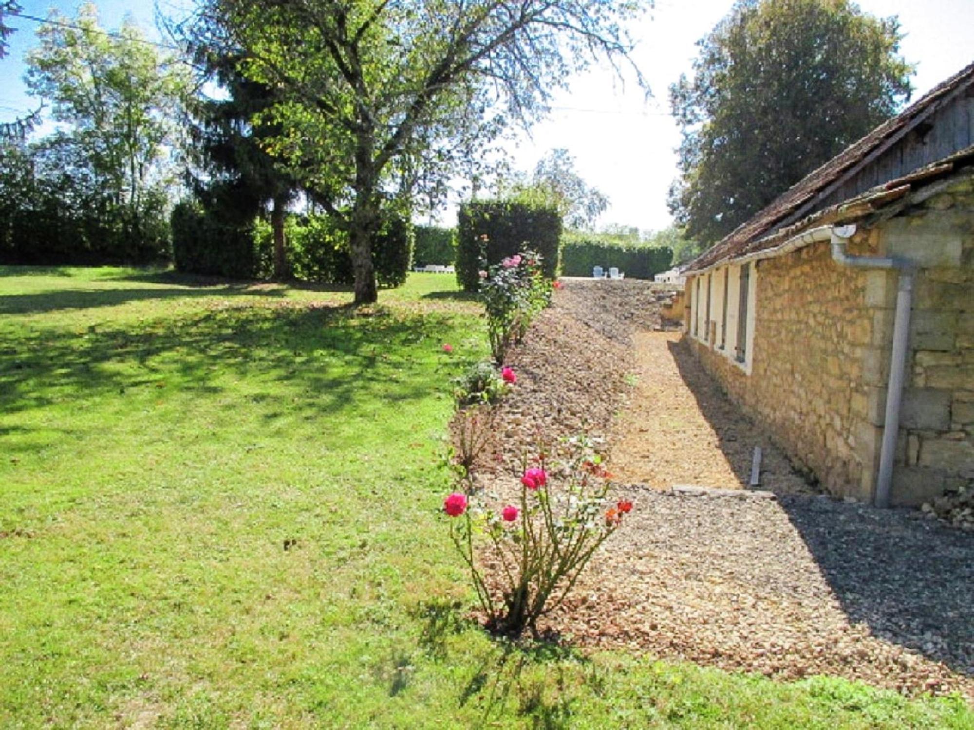Appealing Apartment In Vezac With Swimming Pool ベナック・エ・カズナック エクステリア 写真