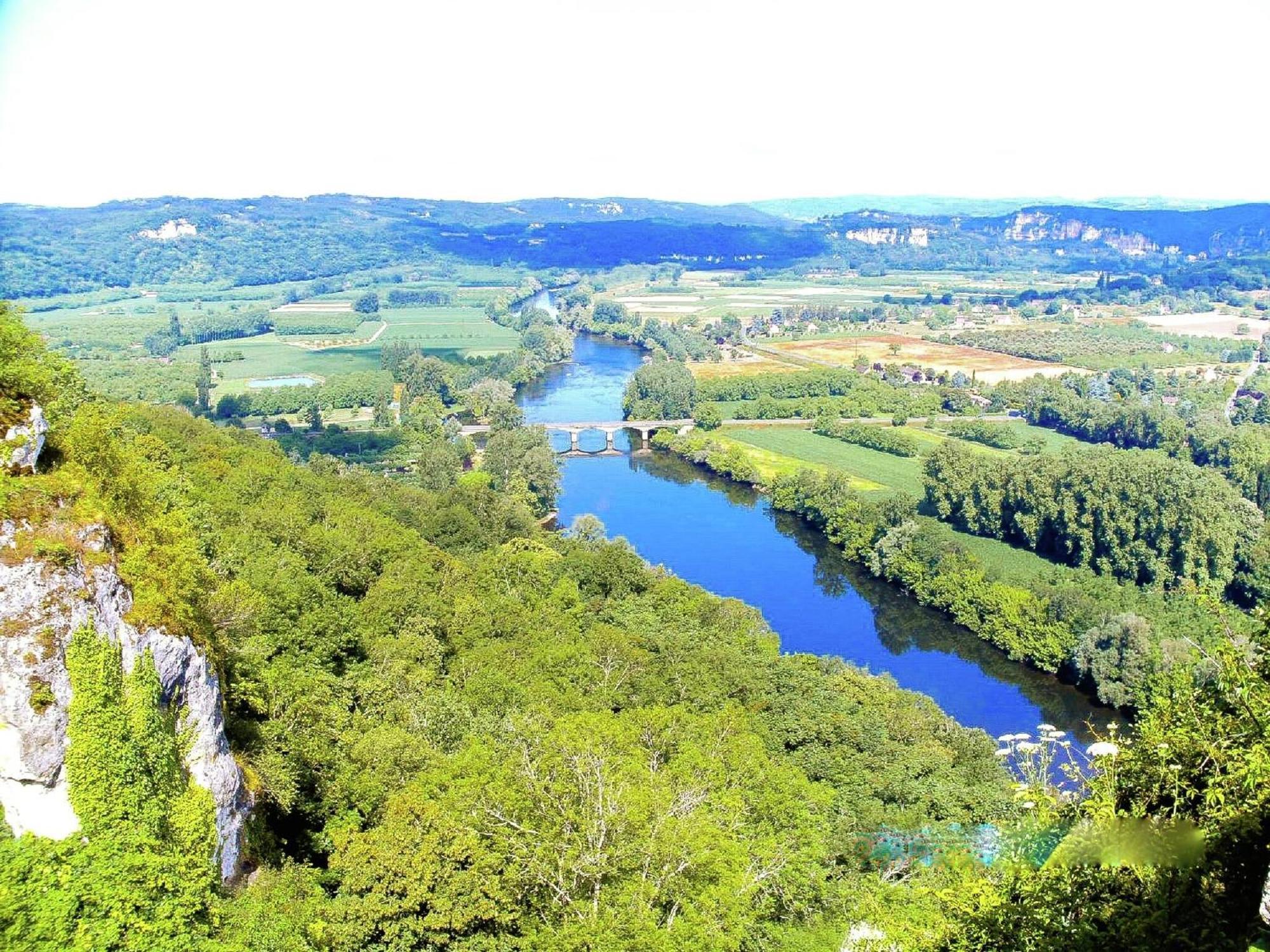 Appealing Apartment In Vezac With Swimming Pool ベナック・エ・カズナック エクステリア 写真